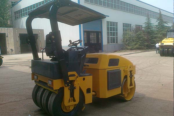壓路機(jī)